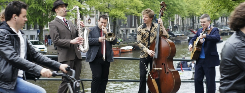 Уличные музыканты в Амстердаме