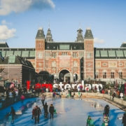 Буквы I amsterdam у Государственного музея