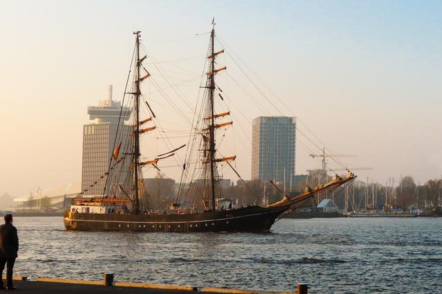 Корабль в Амстердаме