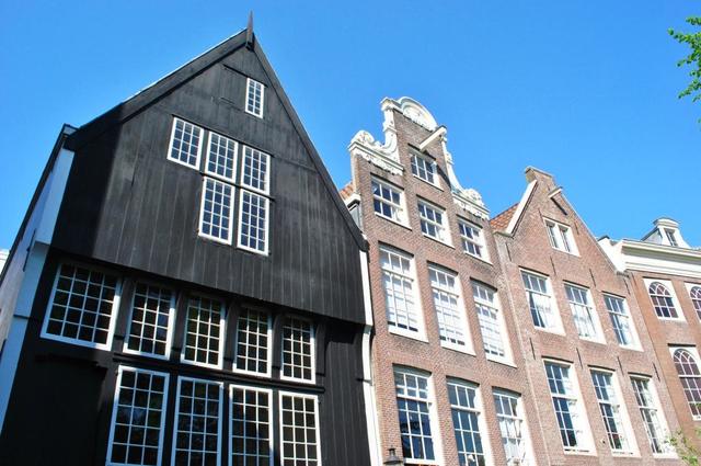 Последние деревянные дома в Амстердаме