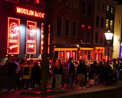 Квартал Красных фонарей в Амстердаме (Де Валлен)