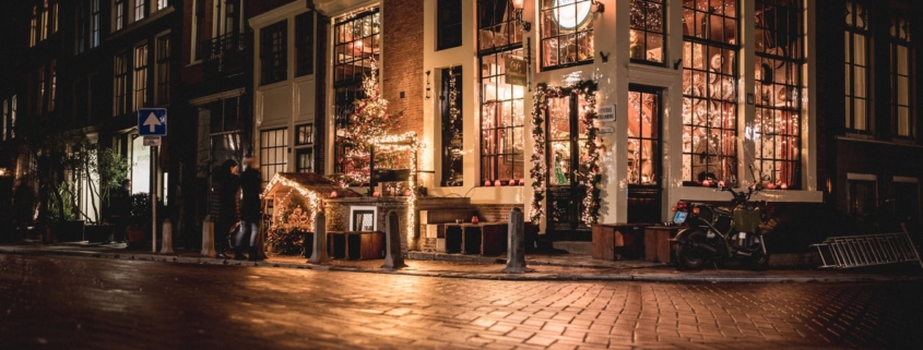 Амстердам украшенный к Рождеству