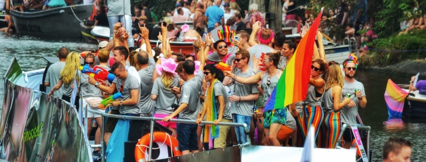 Гей-парад в Амстердаме