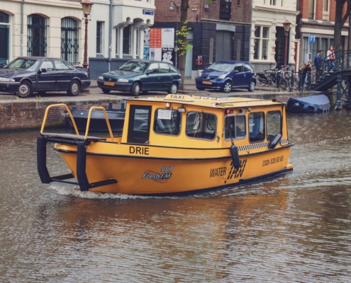 Водное такси в Амстердаме