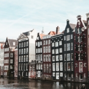 Дома в старом городе Амстердама