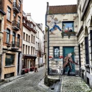 Герои комиксов на улицах Брюсселя