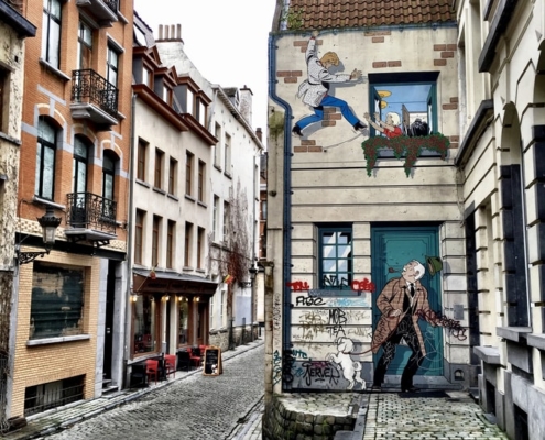 Герои комиксов на улицах Брюсселя